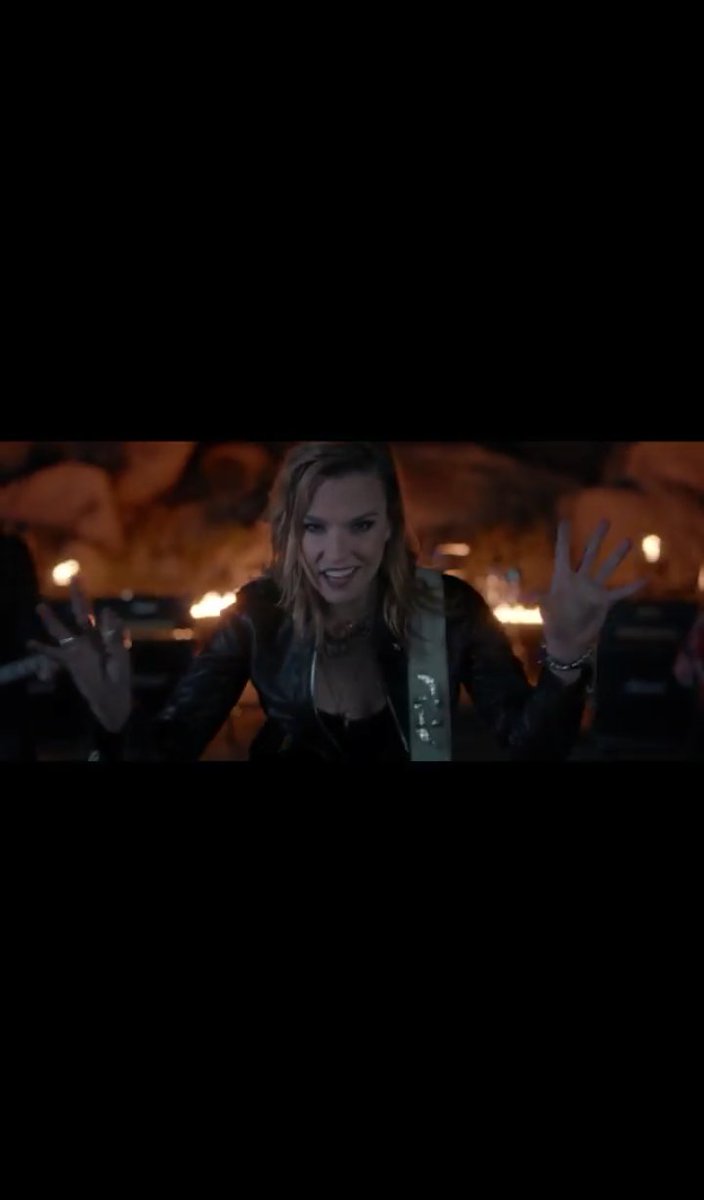 iamareckless's tweet image. "And I am the one I've been waiting for." #IAmTheFire @LZZYHALE is badass.😍👌