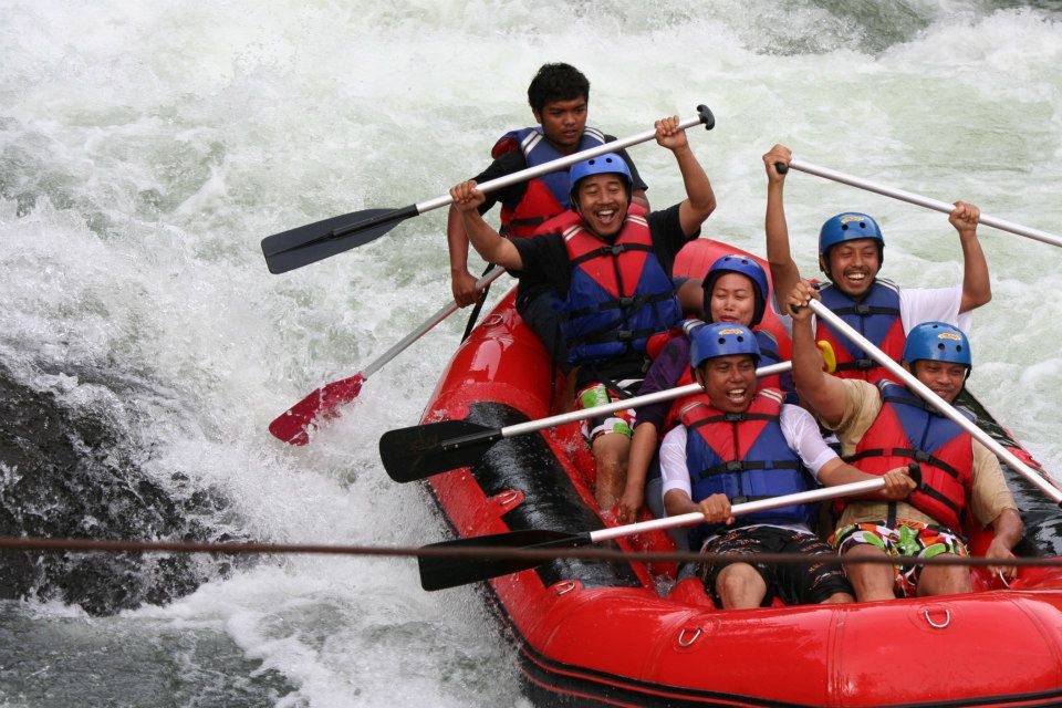 adventuresumate's tweet photo. Potensi wisata yg tak kalah menarik di Sumatera Barat, wisata adrenalin arung jeram.
https://t.co/SJcWFXNhXr https://t.co/5oJE5lae8v