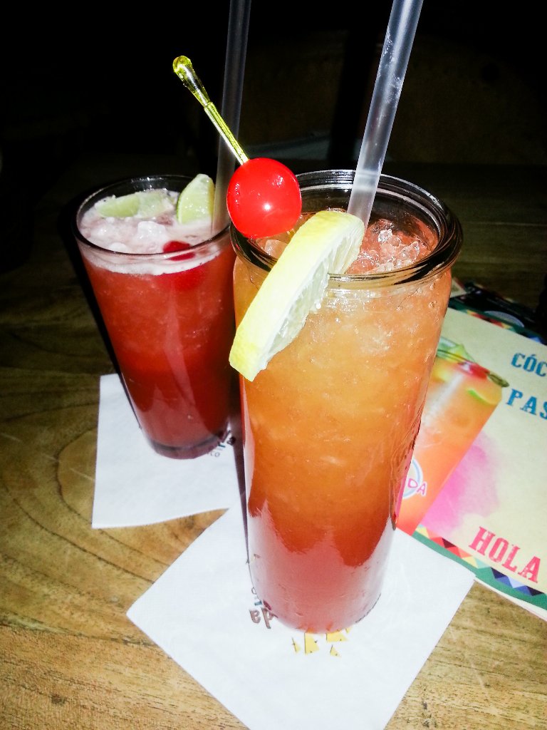 jogi_257's tweet photo. Cocktails würfeln :P #Enchilicious #webelieveintequila #Enchilada #Karlsruhe https://t.co/aoZL7WQsYd