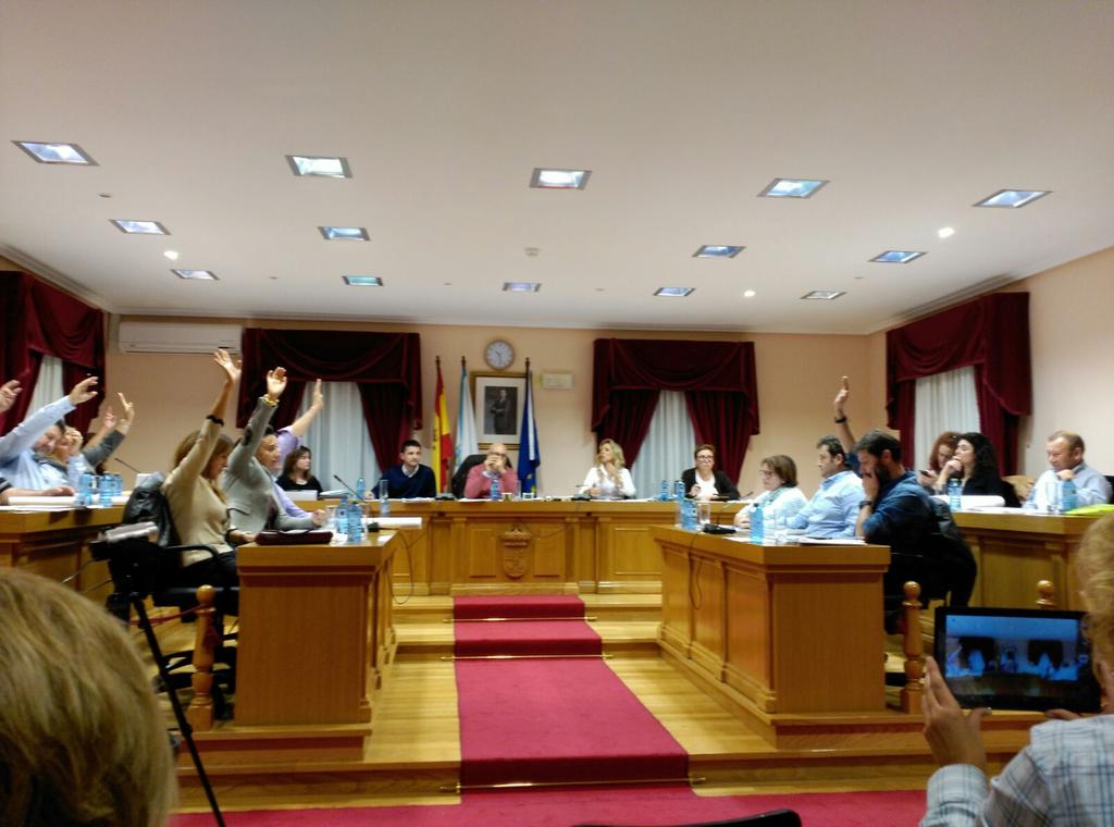cxbarbadas's tweet photo. Aprobada a nosa moción para a creación dun "taller de encontro para eles" #cxb https://t.co/tTUkoQlObY