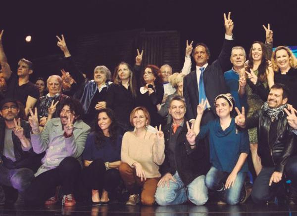 Votemos por el futuro de este país. Por el desarrollo que propone Daniel. #ScioliPresidente