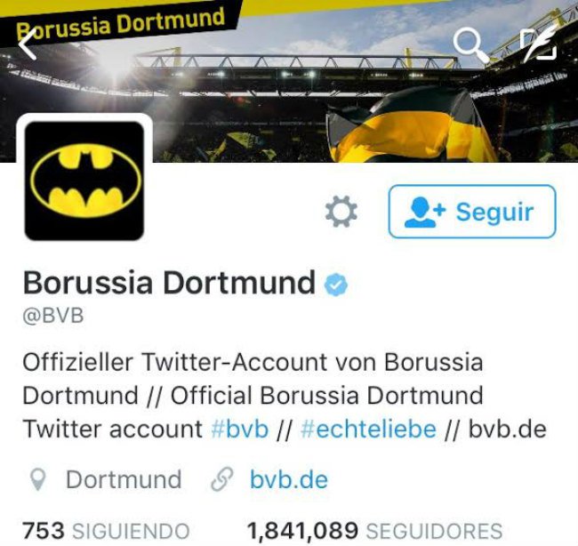 ElInformanteMX's tweet photo. @BVB decidió cambiar su foto de perfil en @twitter a la de #Batman por la celebración de su jugador #PierreEmerick. https://t.co/Ze1akZjEDT