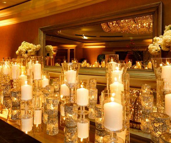 The most elegant way to rein in you flower budget: ccwed.me/1g9cL4y Can you guess what it is? #decor