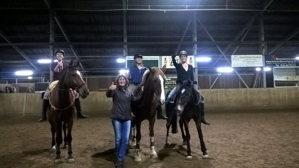 AHCmanege's tweet photo. As vrijdag 13 nov 18.30 en 19.30 uur FRA riding van Kim! #bitloos Ervaar in vrijheid iets bijzonders! Geef je op! https://t.co/3iVfPwPm0m