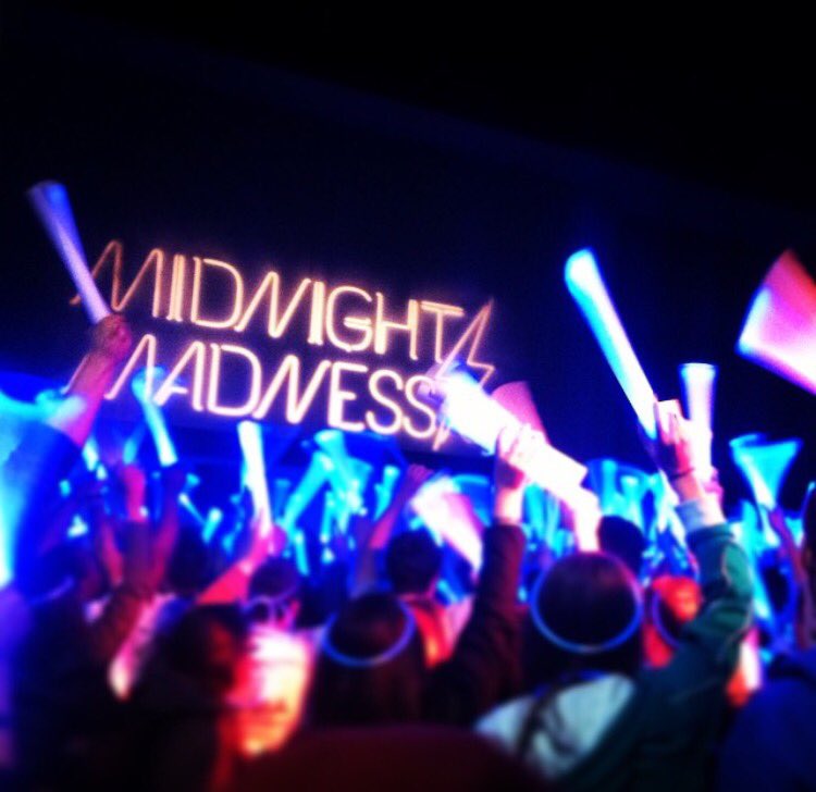 TONIGHTS THE NIGHT🏀
<a href="/CBU_COMMLIFE/">CBU Community Life</a> still has tickets!! Swing by the lounge, you don't wanna miss this!