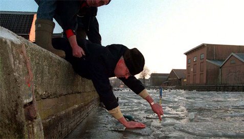 Wel heel vroeg voor ijs, maar bij ons al volop het Elfsteden theepakket. Elke thee vertegenwoordigt de stadshistorie