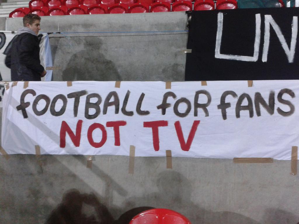 FCUnitedLGBTQ's tweet photo. Banners at Broadhurst Park protesting against the switch @FCUnitedMcr https://t.co/UOsNulQDSz