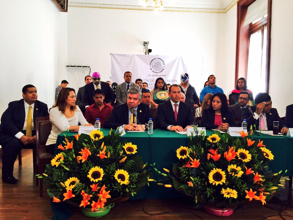 PRD_CDMX's tweet photo. "Es una feliz circunstancia que los integrantes jóvenes del #PRD_DF estén ahora en esta comisión" @raulflorescoy https://t.co/nDPOJablg2