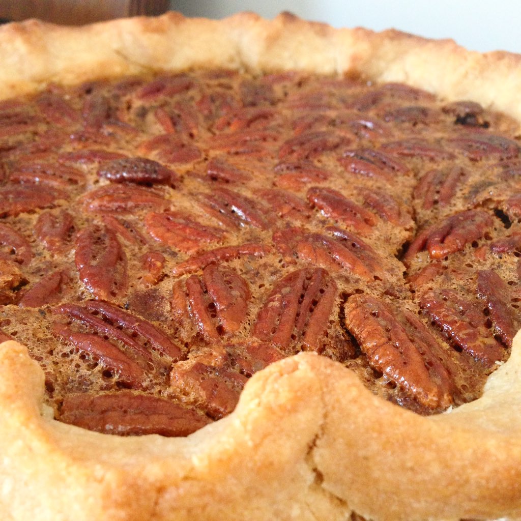 SavageGoods's tweet photo. Pie season has arrived!! #fallfavorites #glutenfree #pecanpie #eatlocal https://t.co/hWYONSQALG