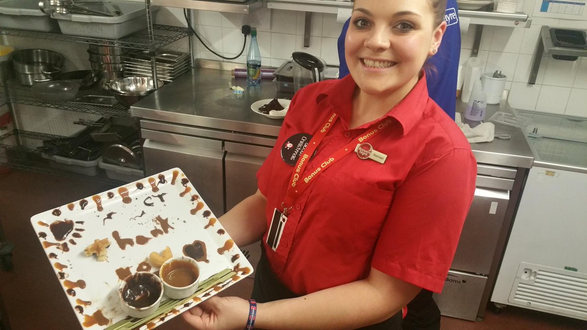 Another happy guest with our superb sharing fondue!