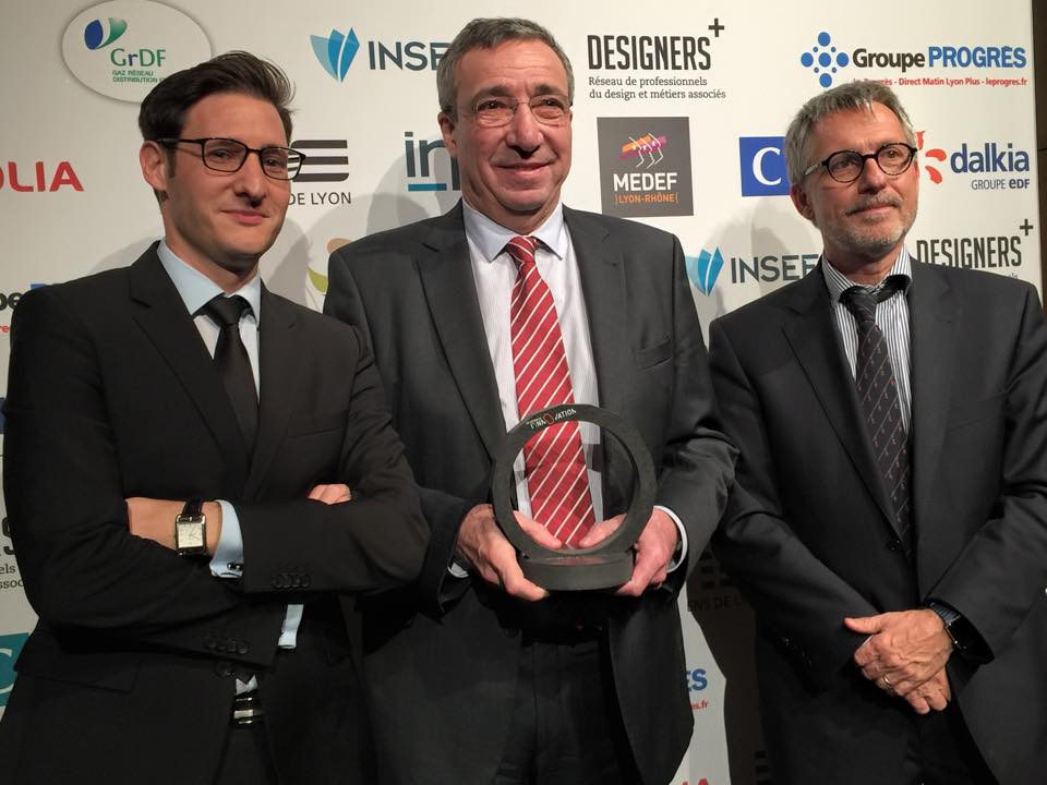 vic_innovation's tweet photo. VICTOIRE DE LA RECHERCHE, remise par @ENSdeLyon (Jean-Francois Pinton)  à @EDAPTMS , E.Blanc et @Hiougue https://t.co/nSdLD11yBy