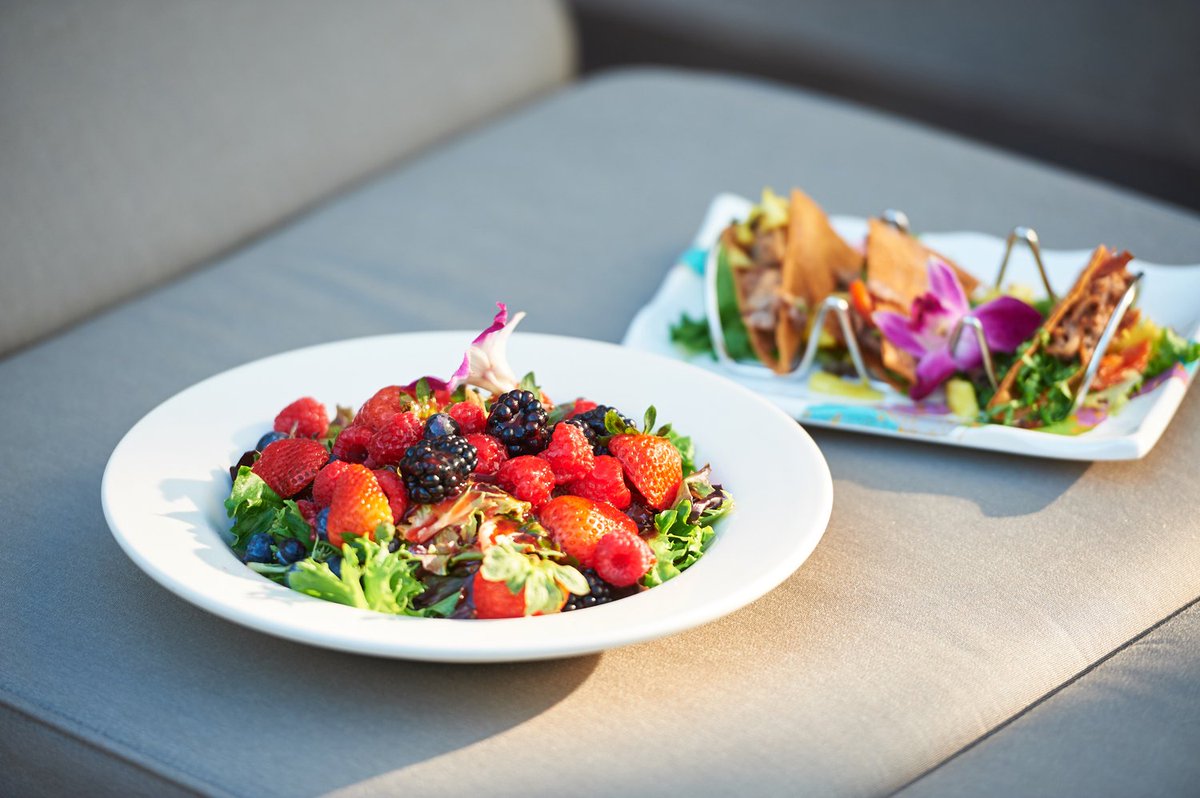 AnchorDesignDst's tweet image. Some Monday afternoons just can't be complete without a good snack!