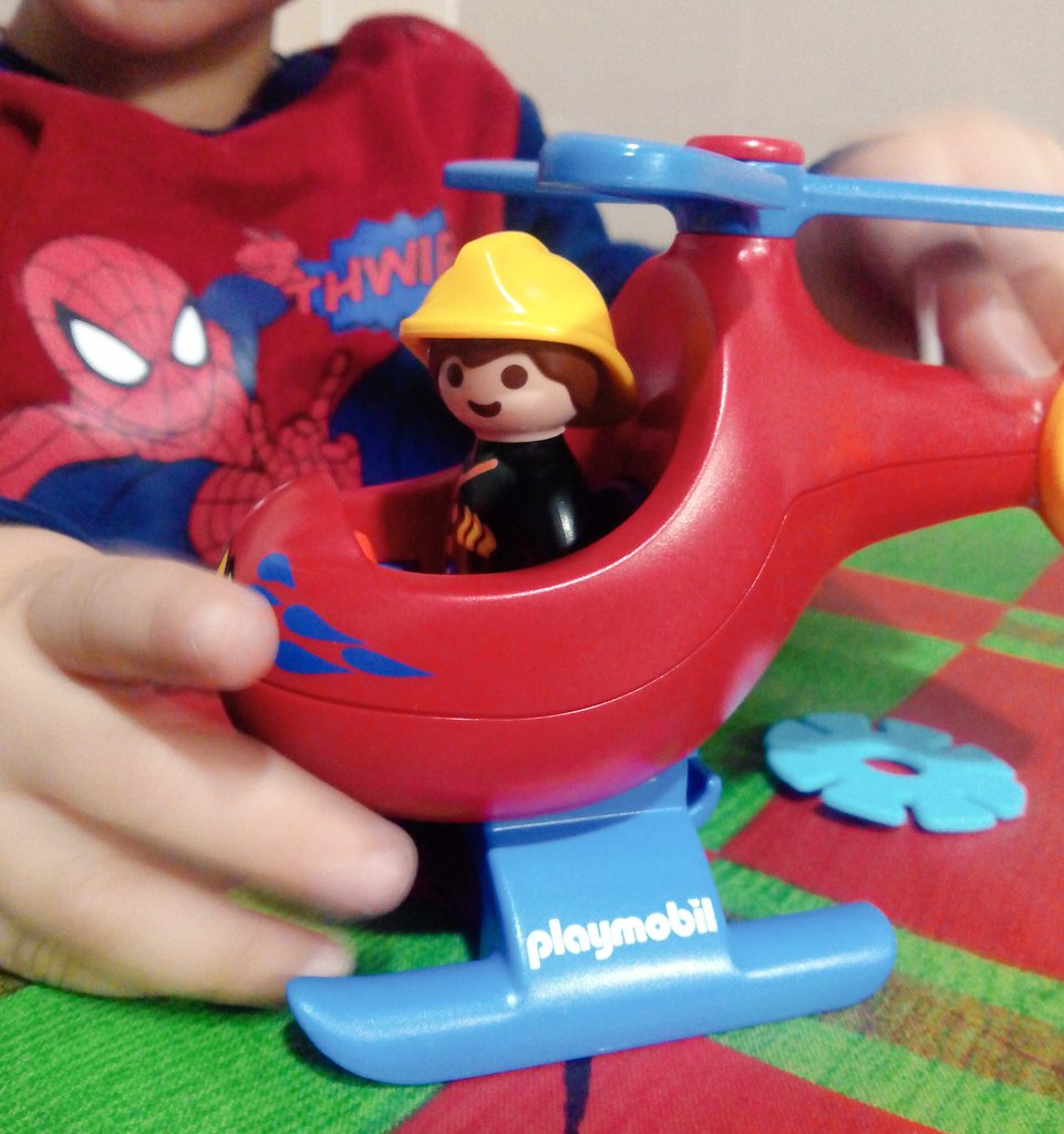 EloiClave's tweet photo. El meu primer @playmobil!! Gràcies @m_sellares 👏👏👏 https://t.co/IWfvdRpU7H