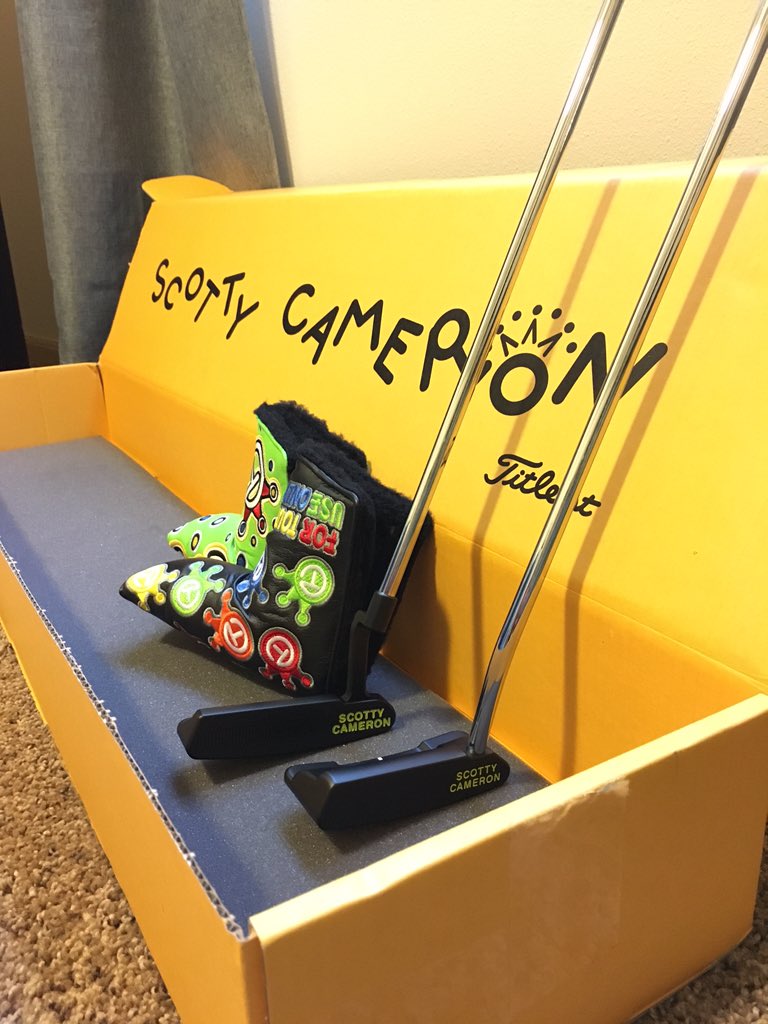 AmyOlsonGolf's tweet photo. New toys!!! Can't wait to try these weapons out. Thanks @scottycameron! #teamtitleist #scottycameron #touruseonly https://t.co/wUgUiTIY7F