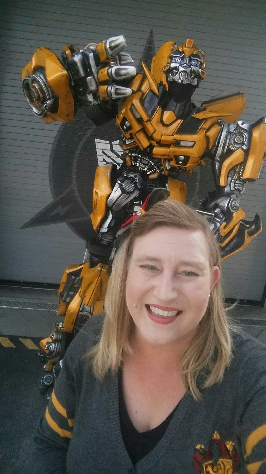 themedshots's tweet photo. #Grifyndor hang with the #brave.
#bumblebee #transformers #freedomfighters #harrypotter #hogswart #fantasticalfibre https://t.co/xPIbUy3ET3