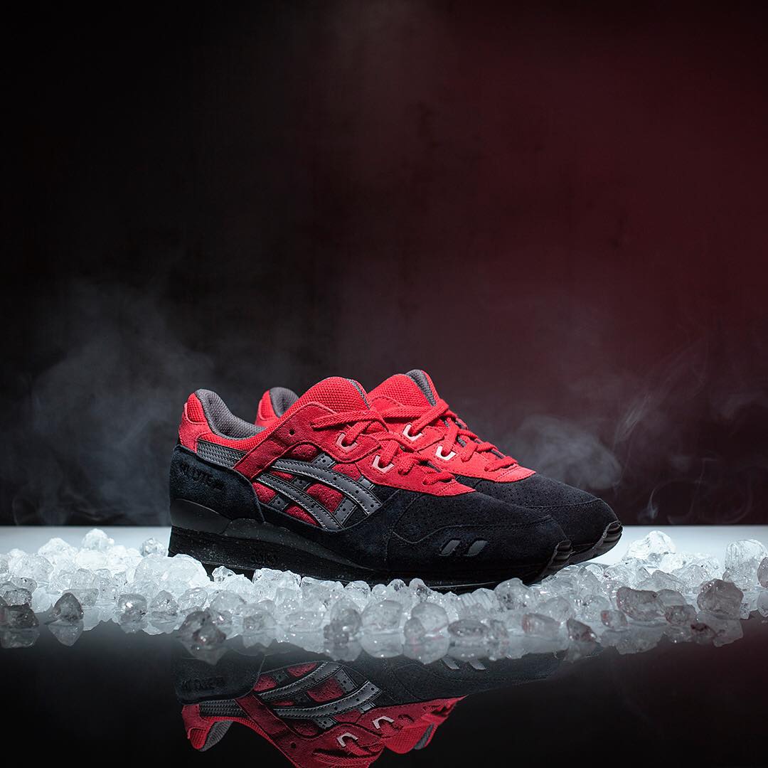 thesolesupplier's tweet photo. The ASICS Gel Lyte III Bad Santa launches Saturday 14th November

https://t.co/atNsSeqUUj https://t.co/tmLd9c1nVk