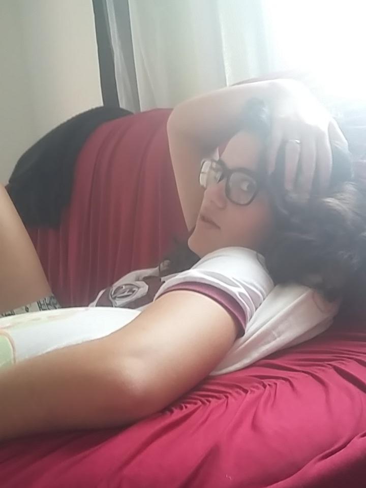 AnaAnatarda's tweet photo. Qnd as zinimigas passam e ficam encarando https://t.co/IprvCJJOFv