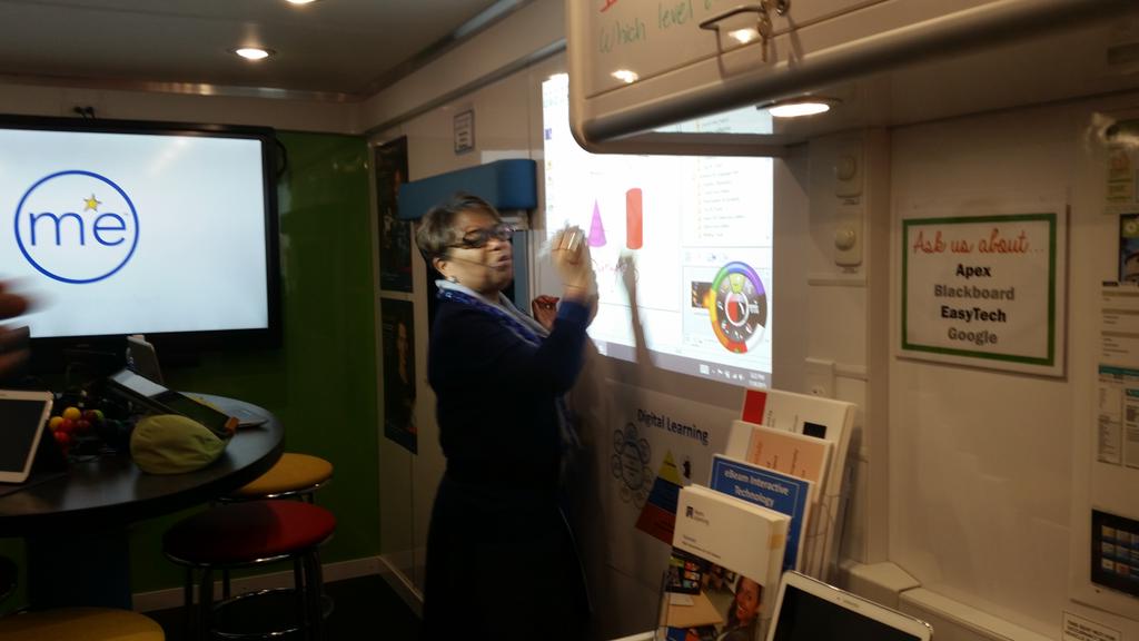 Mission64u's tweet photo. Play. Explore. Learn. OSBA Trade Show @IamCPS #cpsandme #DrivingDigitalLearning https://t.co/cVibdkCYd4