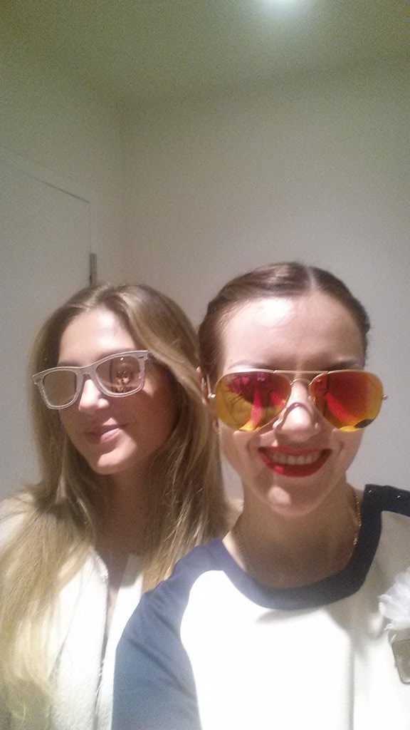 Ana_Trosin's tweet photo. Summer never ends! #MensSunglasses #LUXDOITUK #everythingLUX @ray_ban @shanearay @chiaramau @SGHJDunaway https://t.co/BTN4ZmcF0J