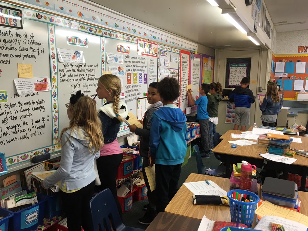 AcaciaCockerill's tweet image. I can identify apparent features of the patter that were not explicit in the rule itself. #FSDMath #challenge