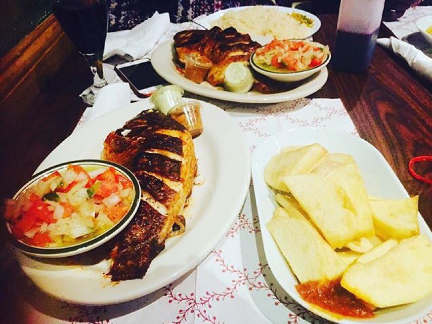 Eatafrican's tweet photo. By @uniquebyreelia 'Atieke + Koliko + poisson braise'

#eatafrican https://t.co/cC6EdLV66t