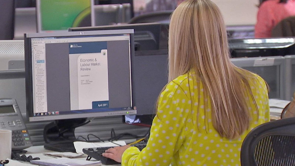 SkyNews's tweet photo. #EqualPayDay: Why women now work for free https://t.co/CETmUWHmB2 https://t.co/oxURBcwEKP