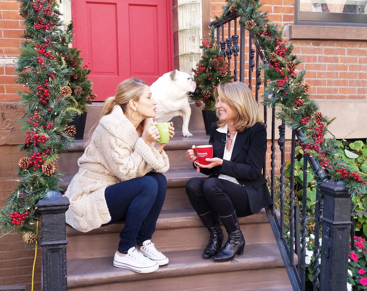 bigelowtea's tweet photo. Cindi Bigelow spent a fun morning @TalkStoop with the awesome @catgreenleaf &amp; @stoopdoggracie https://t.co/fF1JI1cFnH