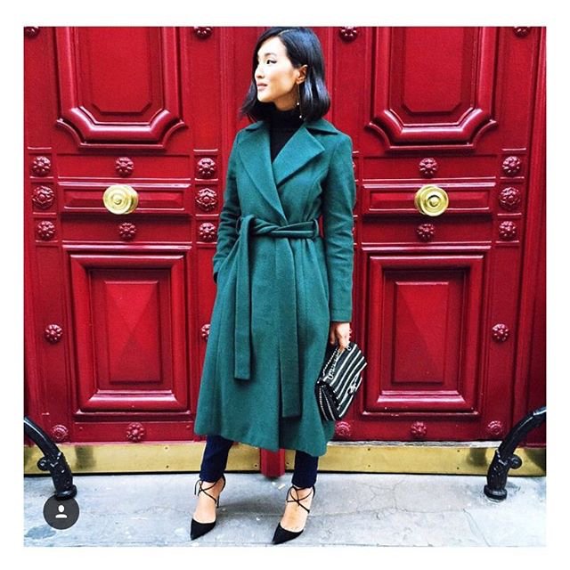 @garypeppergirl Nicole Warne struck a perfectly luxe note in Paris. We love her editorial approach!