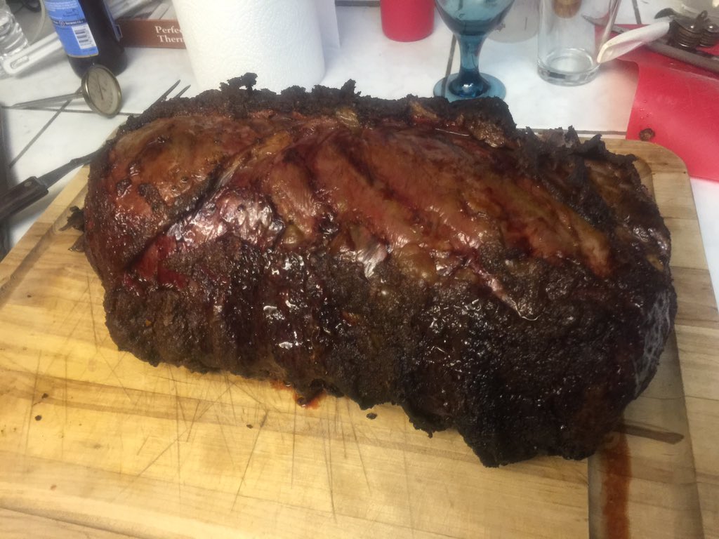 2xchrome's tweet photo. #tweetyourmeat @tomleykis @tomleykisshow @garyanddino 19.80 lb prime rib. Cooked to 128 degrees on traeger smoker https://t.co/vb6a5kBYwq