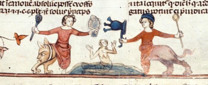 DamienKempf's tweet photo. Fight between two grotesques holding domestic implements refereed by a mermaid (@BLMedieval, Smithfield Decretals) https://t.co/lPRikT2PxJ