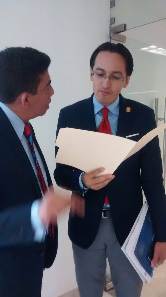 Muchas gracias al apoyo del Dip <a href="/AAtaydeR/">Andrés Atayde</a> en su compromiso con el #ATIBJ 2015-16 <a href="/AlberguesBJ/">Albergues Deleg BJ</a> <a href="/GPrioritariosBJ/">grupos prioritarios</a>