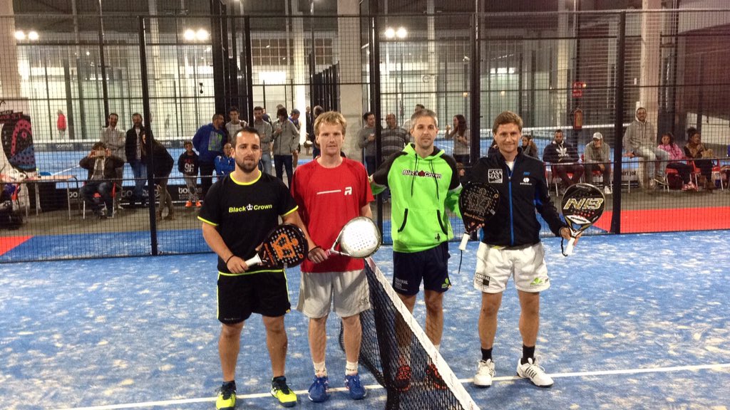EnricSanmarti's tweet photo. Gracias a @luquemzs y @padelcpi por el trato recibido ayer junto a @adrianbiglieri @jordiju10 @BlackCrownPadel https://t.co/tsNYm5y6zk