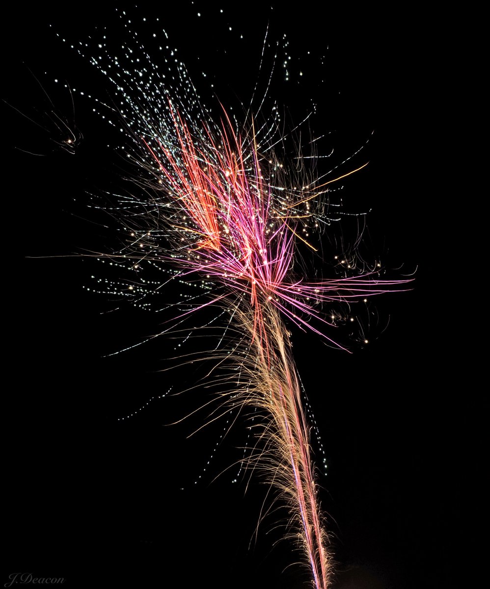 Grumpy_Drummer's tweet image. @BryncethinRugby Great fireworks display last night!