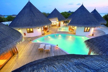 MoneyTelevision's tweet photo. A hut for me and all my friends https://t.co/7rbNZfk4Bw