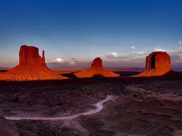 RvSmartly's tweet photo. Drive along these 10 historic trails for 300 years of history #RVing https://t.co/AFSjcCOdFR https://t.co/Sh6mlpqYE3