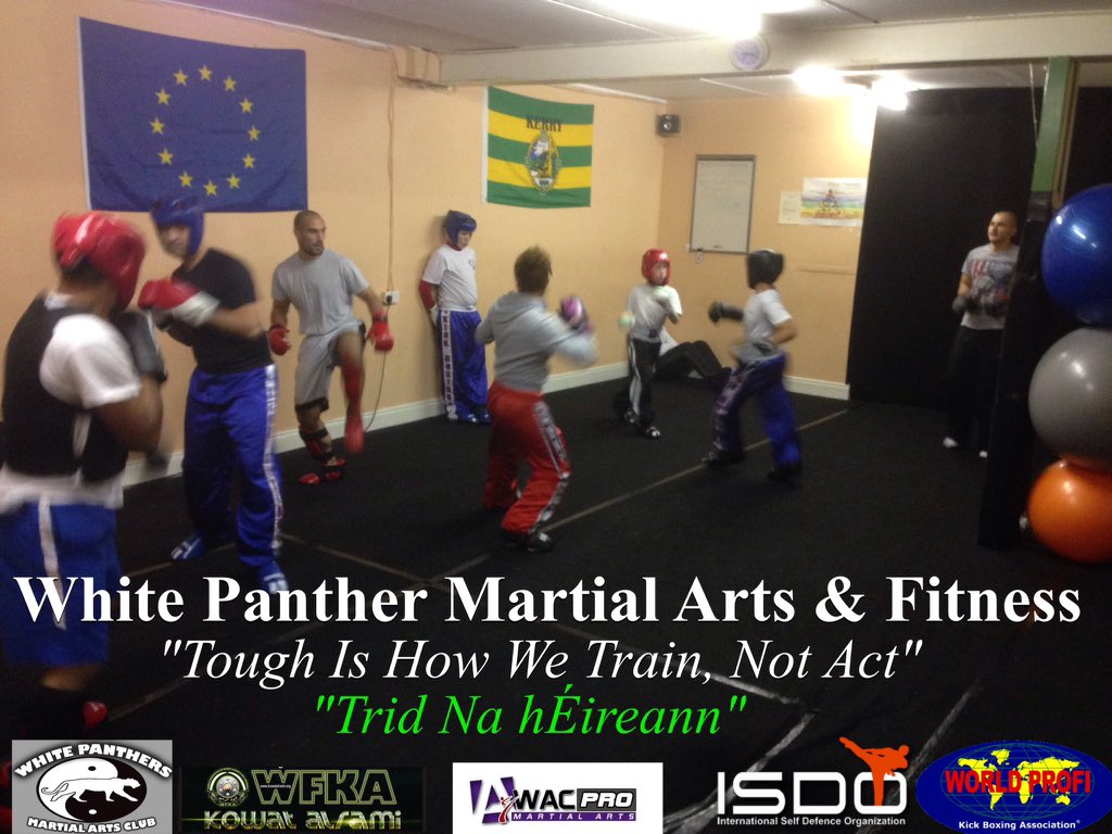 SteveOConnor1's tweet photo. Adult beginners sparring #SteveOConnorKickboxing #SteveOConnor #TraleeFitness #TraleeKickboxing #kickboxing #Tralee https://t.co/PIBDWfdCwu