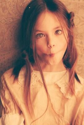  º° HAPPY BIRTHDAY °º  Mackenzie Foy 15                                      