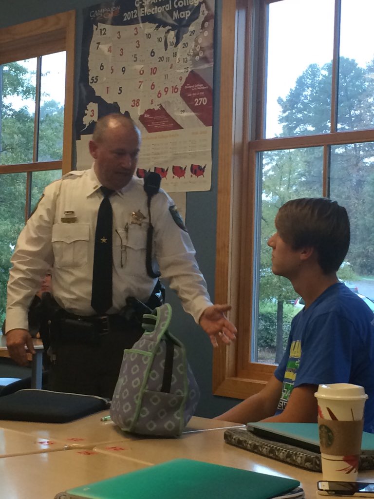 plpexcel's tweet photo. Thanks Lt. Matt Burleyson for visiting our club, your presentation was very entertaining! #ExchangeStrong #plpexcel https://t.co/7fYx3h7lpX