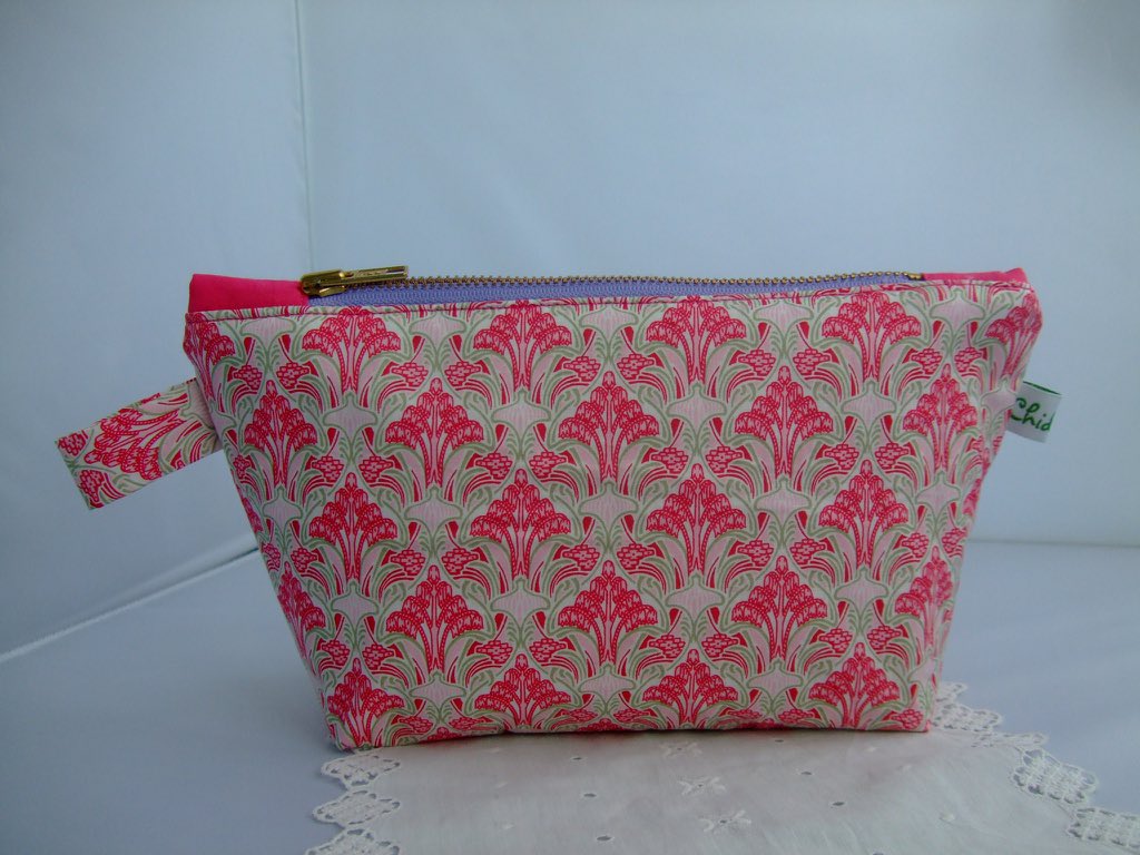 chiddlers1's tweet photo. Liberty make-up bags selling like hot cakes! £15 each #christmasgifts #liberty #chiddlersboutique https://t.co/eAJxpTFSHX
