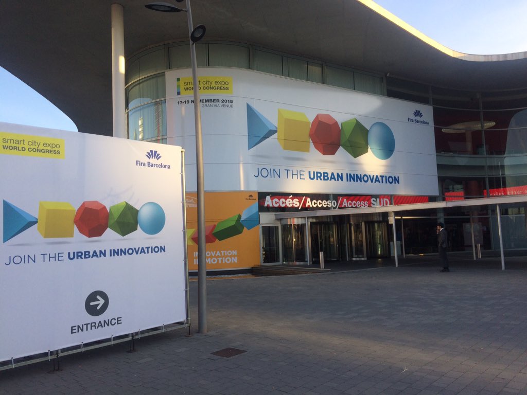 TyNMagazine's tweet photo. Todo listo para comenzar el #SmartCityExpo @JLopezBustamant @firagranvia @gustavo_tyn @gioiamelina https://t.co/Y3oCGYeR8k