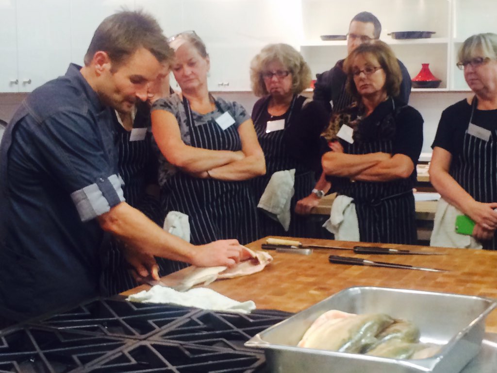 OceanWiseSeafd's tweet photo. How do you fillet sustainable @Road17Char? @nedbell demonstrates at @cookculture https://t.co/SNuXiHY8eH