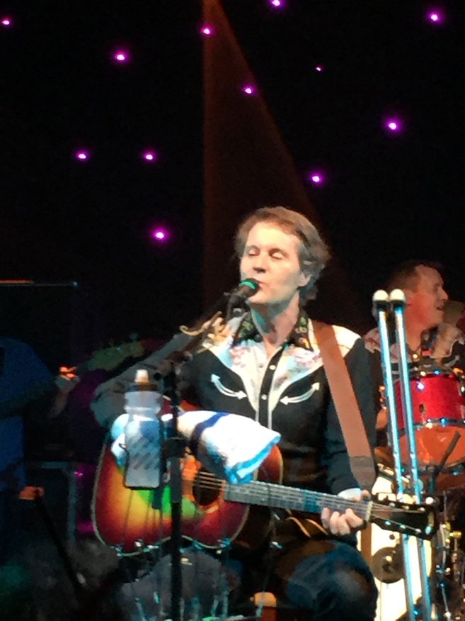 Kerzner's tweet photo. Having a great time listening to Jim Cuddy at Caampfest #caamp2015 https://t.co/lPgovtLfCP