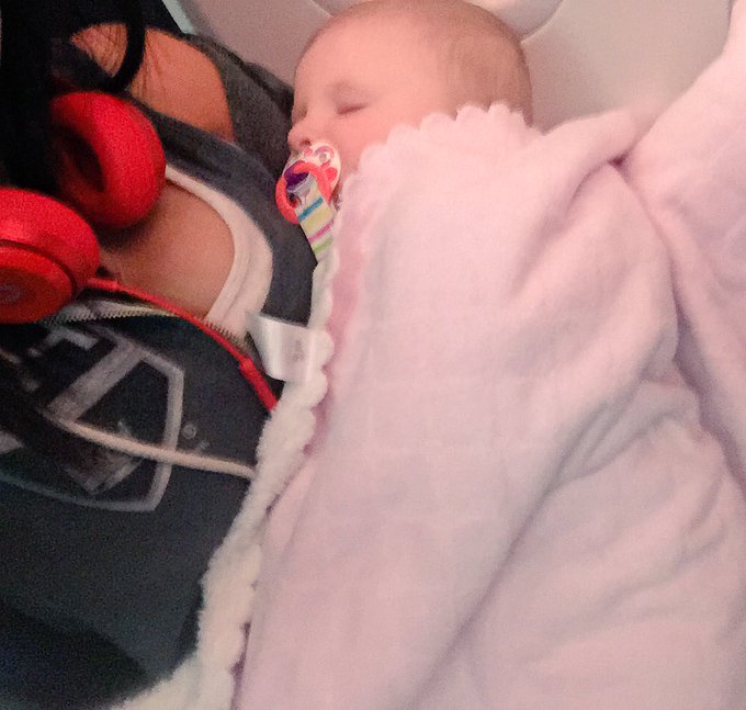 I had the honor of taking care of these 2 beautiful munchkins during my flight back home. Charlotte &amp;<a href="/tag/dpstar"class="tags"><span>#dpstar</span></a>