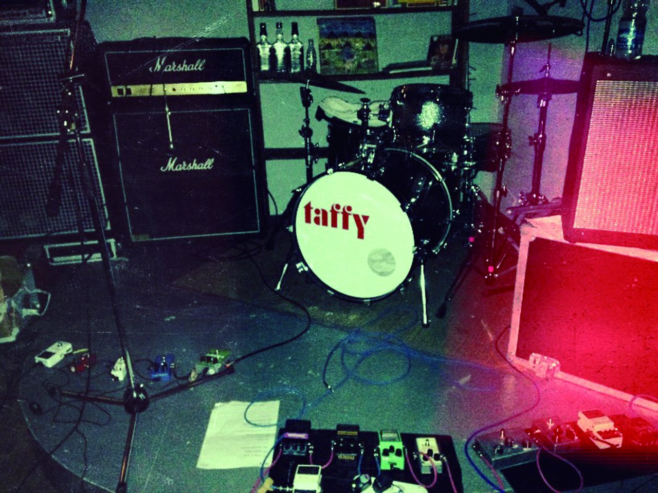 ニンジャスレイヤー Ninja Slayer 06 Taffy Dr K エヴァー フェルト チーティド Ed曲 コンピレイシヨン 忍 にも収録のtaffyから更に一曲 前回のストアイベントにお越しの方はあの美しいノイズギターサウンド体験を覚えておいでだろう