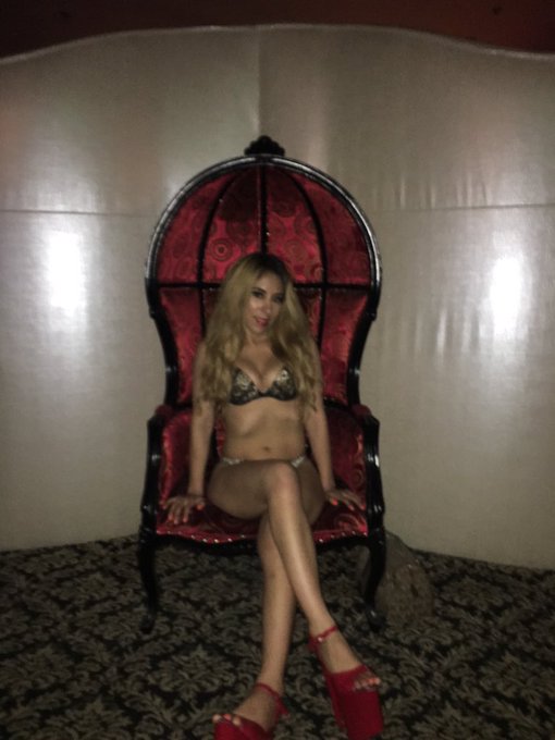 Anybody want to have a seat with me? 😉 https://t.co/QxHWOzuB2h<a href="/tag/retweeet"class="tags"><span>#retweeet</span></a>