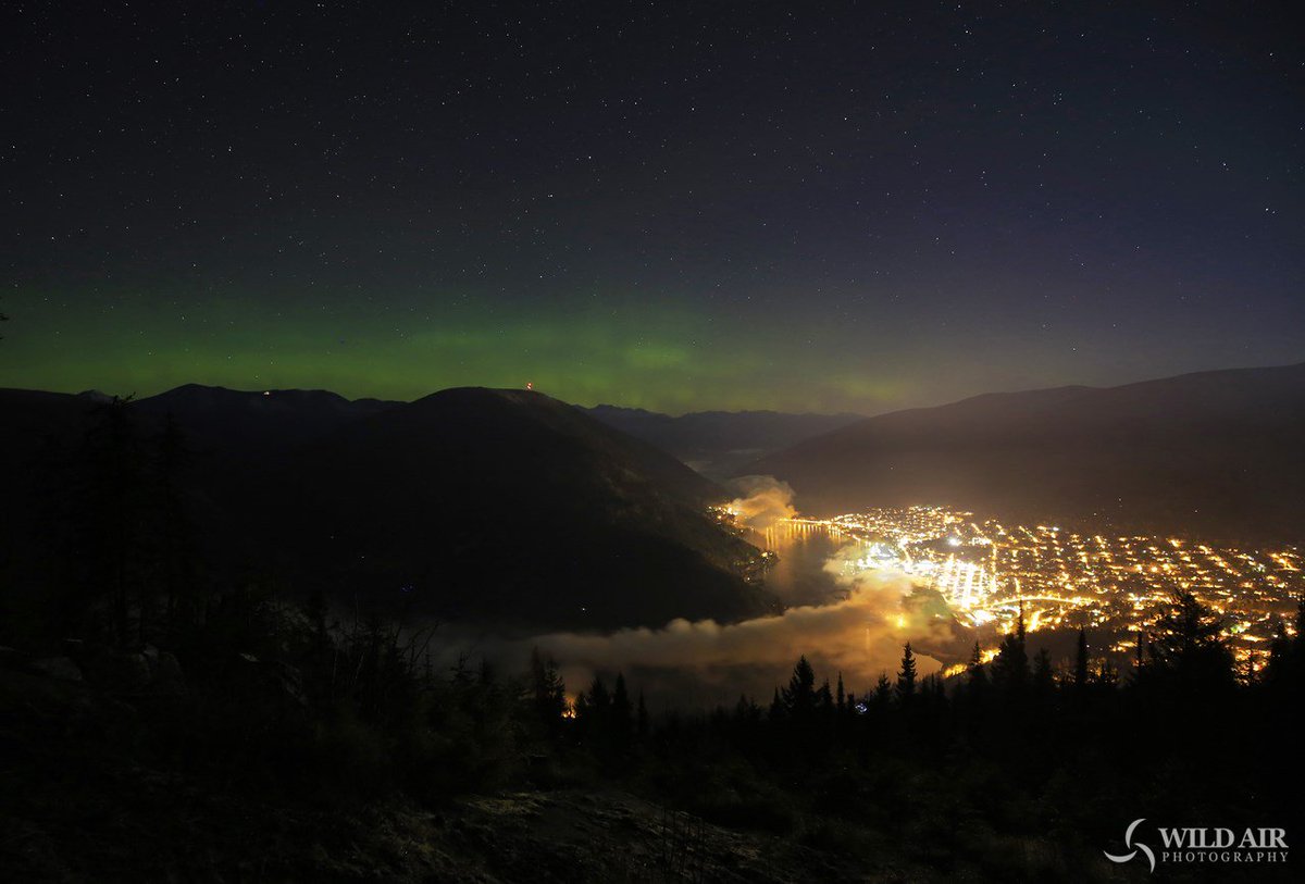 wildairphoto's tweet photo. Northern Lights over Nelson BC
#nelsonbc #explorebc #explorekootenaylake #hellobc #wildlookoutside #northernlights https://t.co/BZLtBDyQ3A