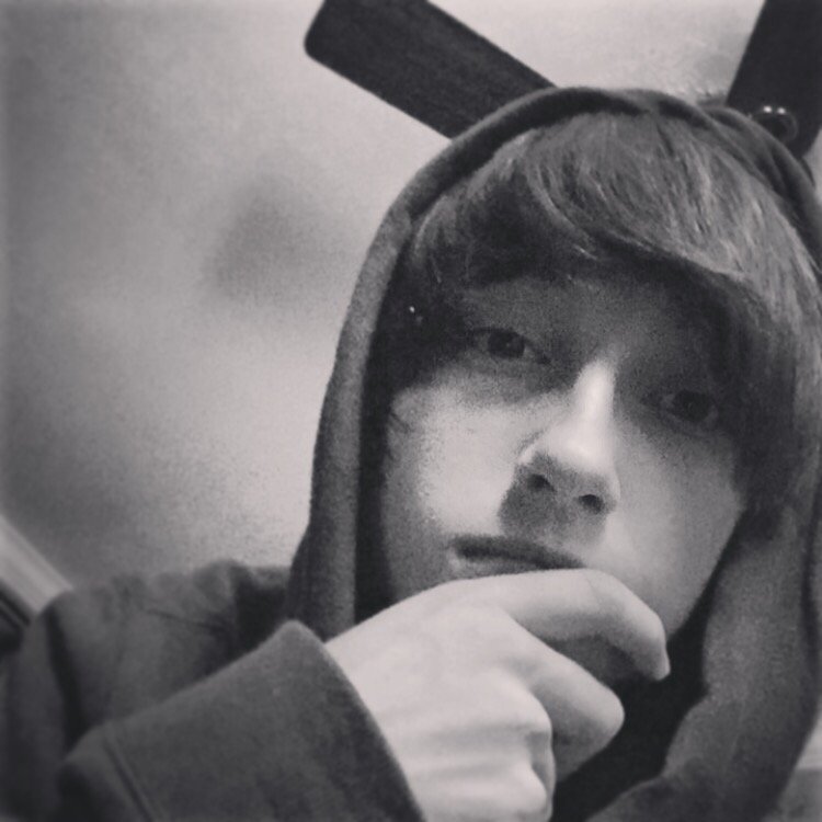 BryanDebow's tweet photo. Time keeps ticking , the clock keeps spinning , seconds turn to minutes , and minutes turn to hours ,#selfie #quote https://t.co/NI1pCJN1Uo