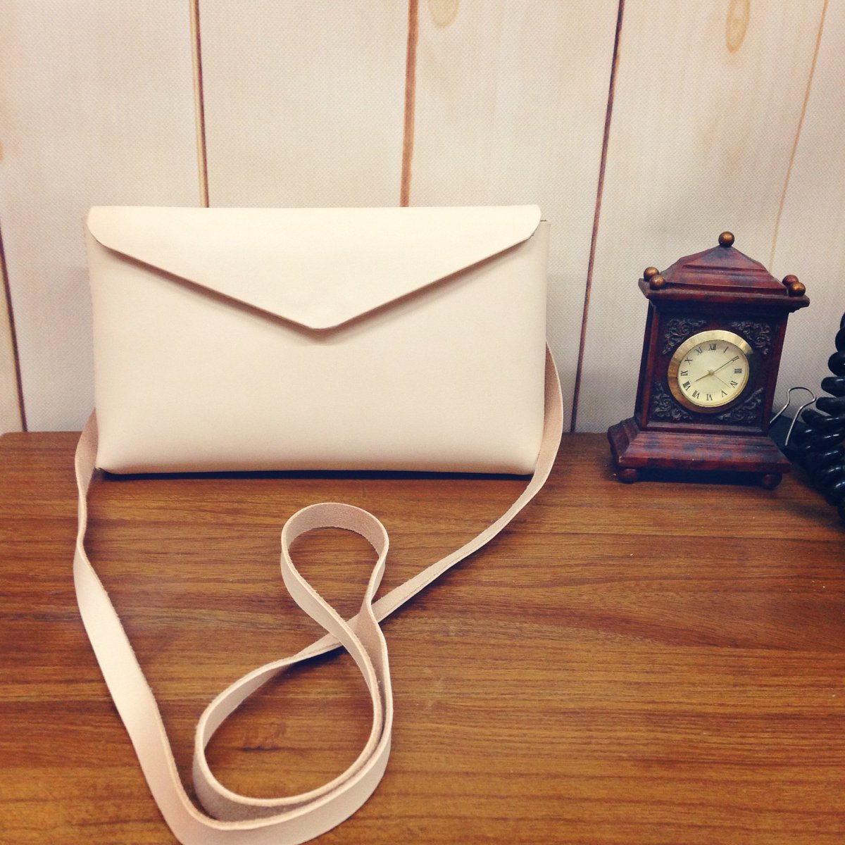FabulaDesign's tweet photo. Handmade leather shoulder bag https://t.co/P4qeZxBguG