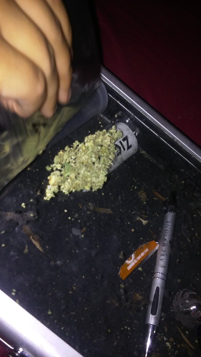 iEternity_'s tweet image. At it again ;) 
#Stonnerproblems #StonedLogic #cannabis#blunts #weed