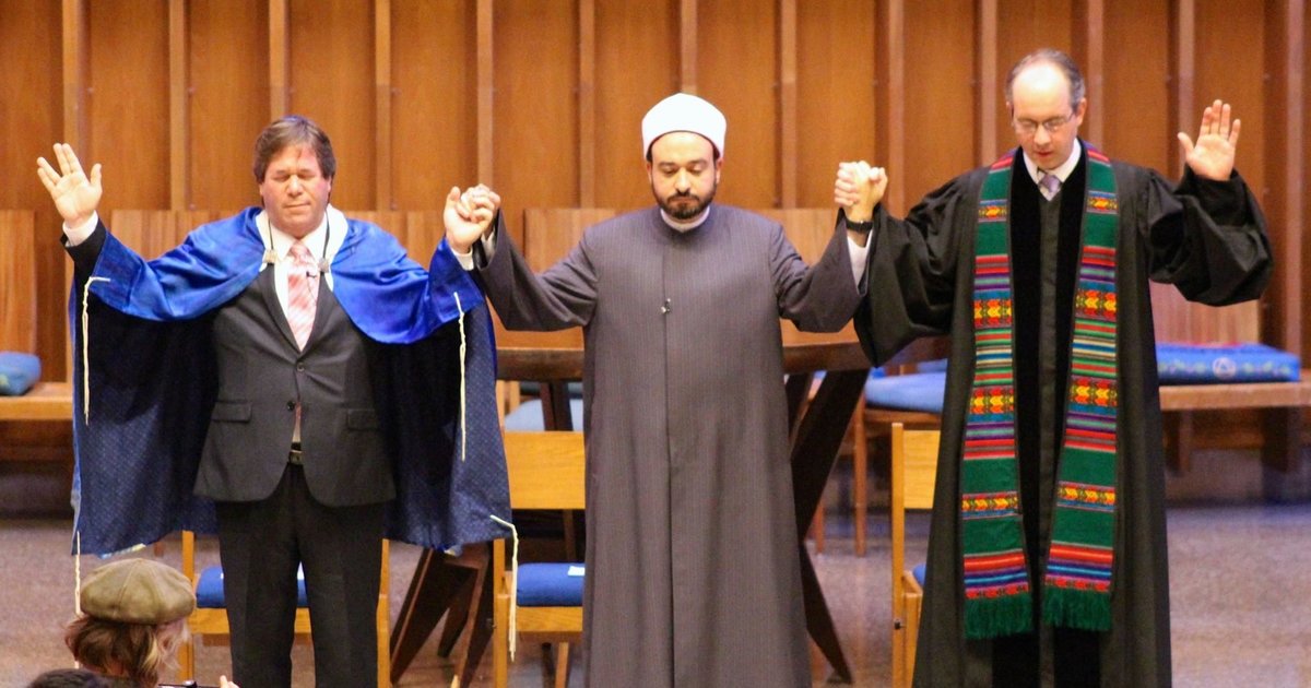 Imam, rabbi and pastor join hands in powerful display of unity following Paris attacks huff.to/1N7Bpok